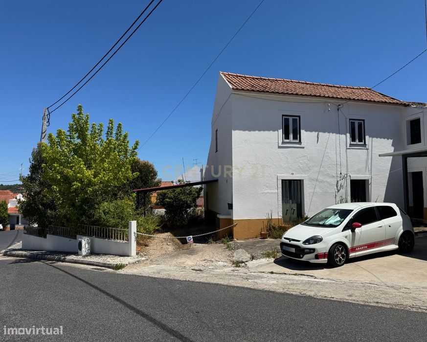 Moradia para remodelação em Tremês (Santarém)
