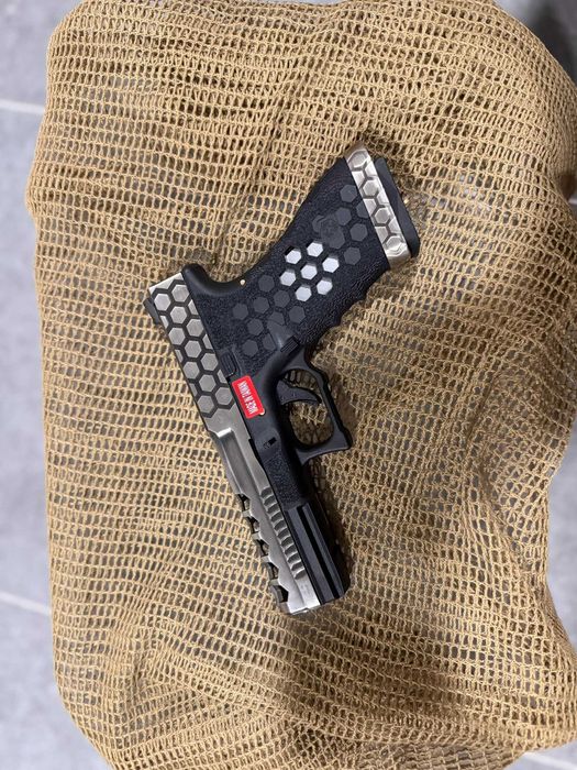 Pistolas de Airsoft novas & usadas