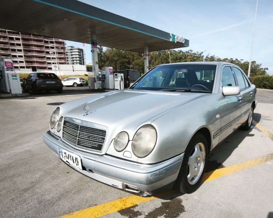 Mercedes Benz E230