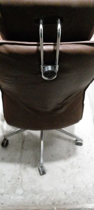 продам шкIряне крIсло