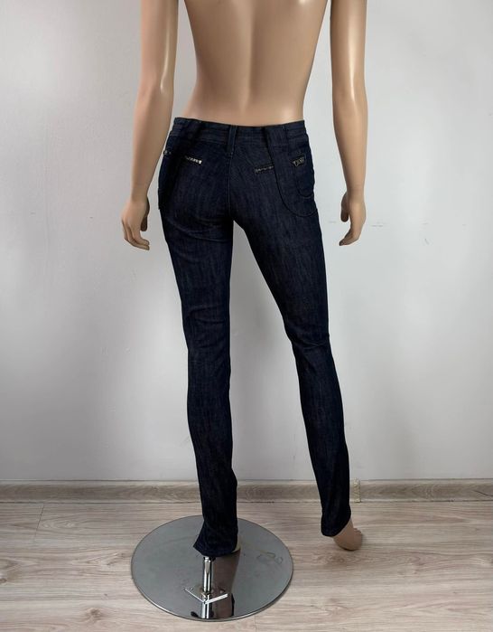 Stella McCartney spodnie jeansowe damskie 
rozmiar (34)
Kolor:granatow