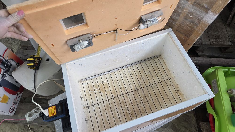 Инкубатор "Перерёлочка" б/у рабочий.Самовывоз.