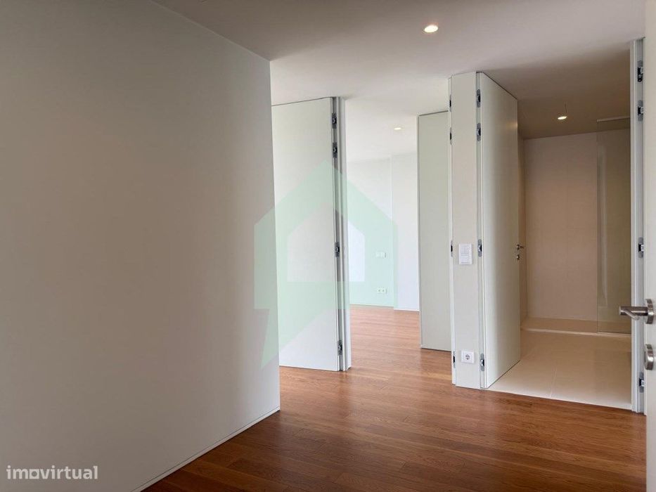 Apartamento T4 com vistas únicas em Barcelinhos, Barcelos.
