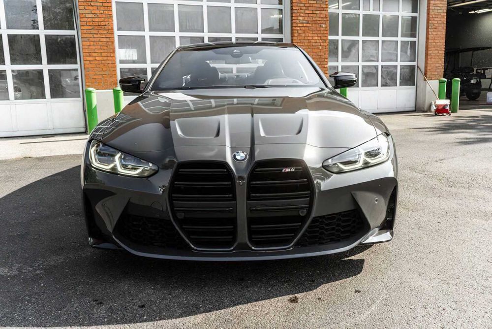 BMW M4      2021