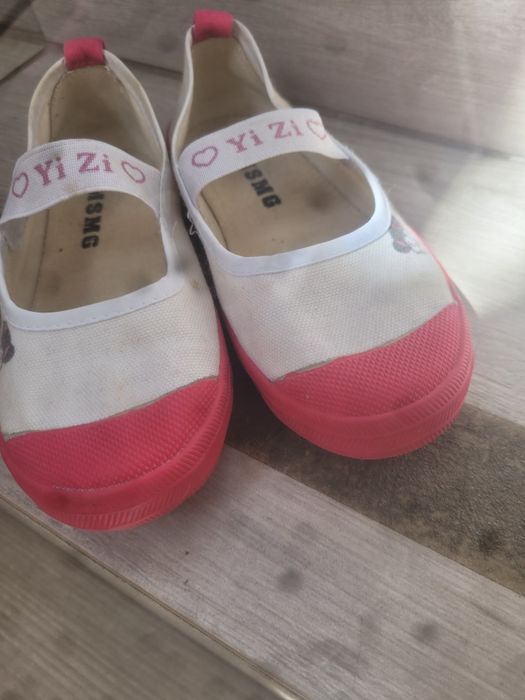 Trampki dla dziewczynki nr.29 wkl.17cm.