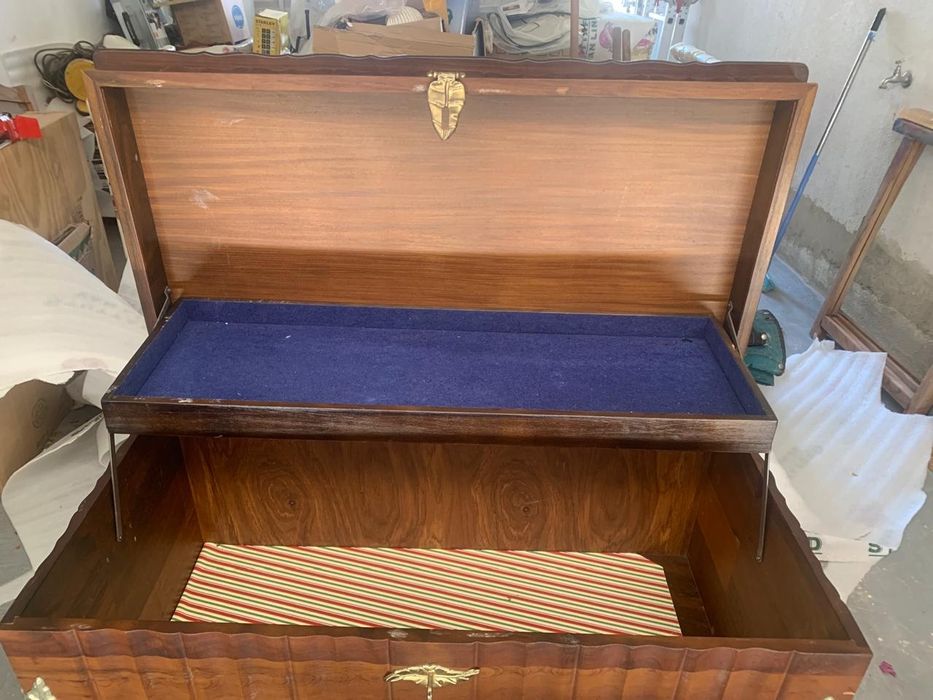 Mala de canfora em madeira