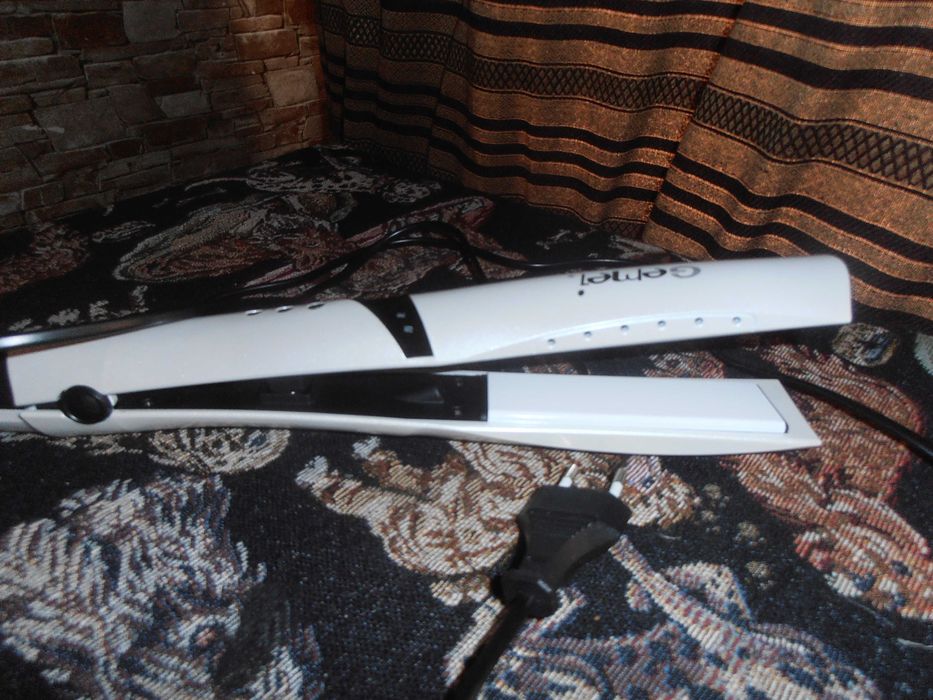 Продам Выпрямитель Gemei GM-2917 щипцы утюжок для волос