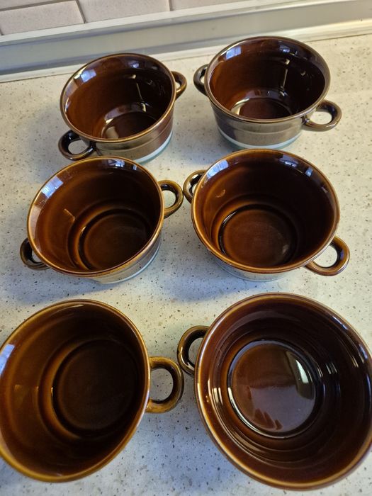 Talerzyki i miseczki z kamionki z czasów PRL