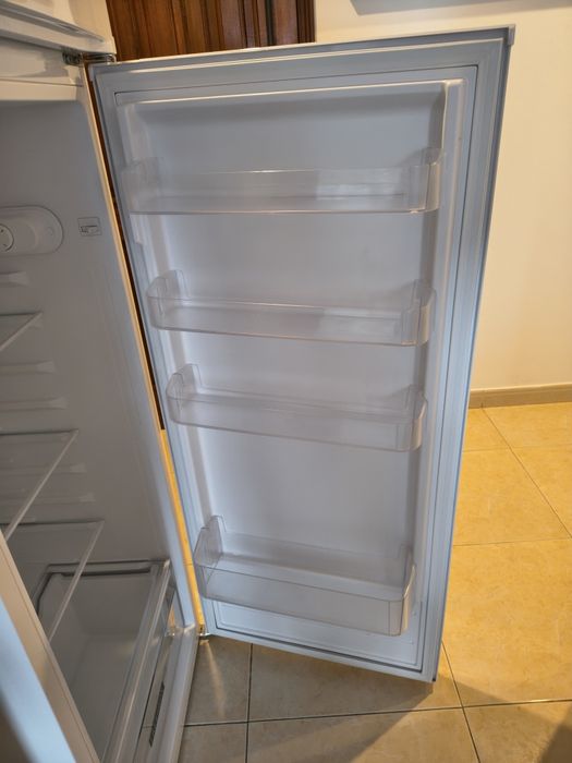 Frigorífico Whirlpool a funcionar perfeitamente bem