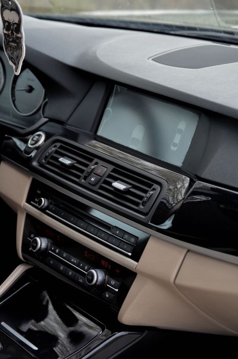 Продаю машину BMW F10