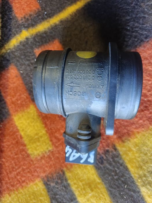 Przepływomierz przepływka powietrza audi A4 b6 b7 passat skoda golf