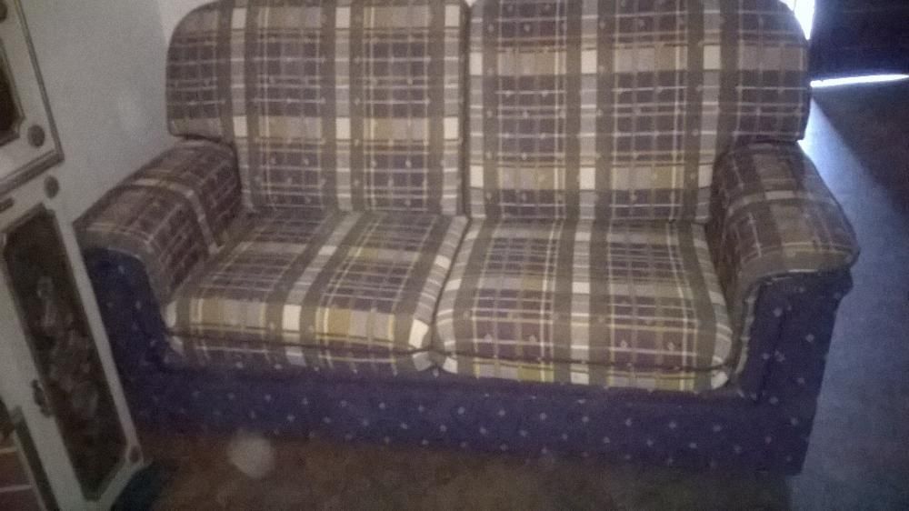 Conjunto 3 sofás novos! Sofá de dois lugares e dois sofás individuais