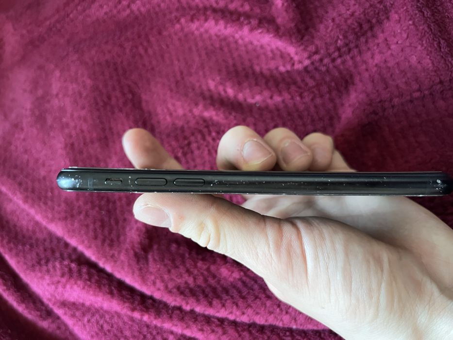 iPhone XR (Black) — Do naprawy / Uszkodzone plecki i gniazdo / Bateria 78%