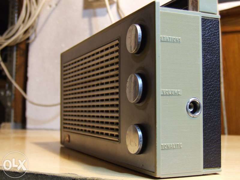 Rádio antigo LA VOIX DE SON MAÎTRE - Anos 60