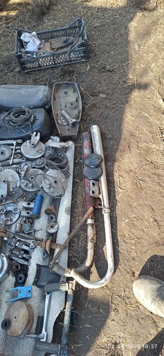 Запчасти на мопед "карпати"