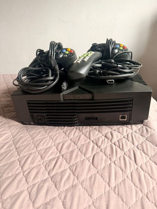 Xbox Clássica Original 1.6 – Nova + 2 Controles + Comando TV + Jogos