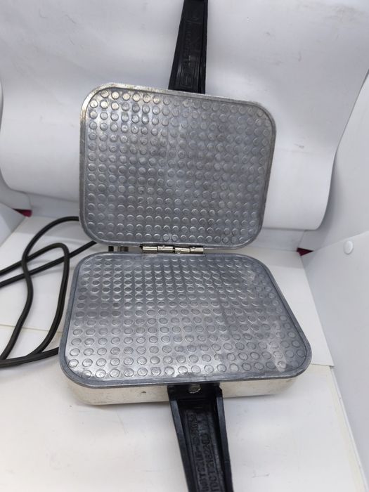 Советская электрическая вафельница ласунка электровафельница СССР