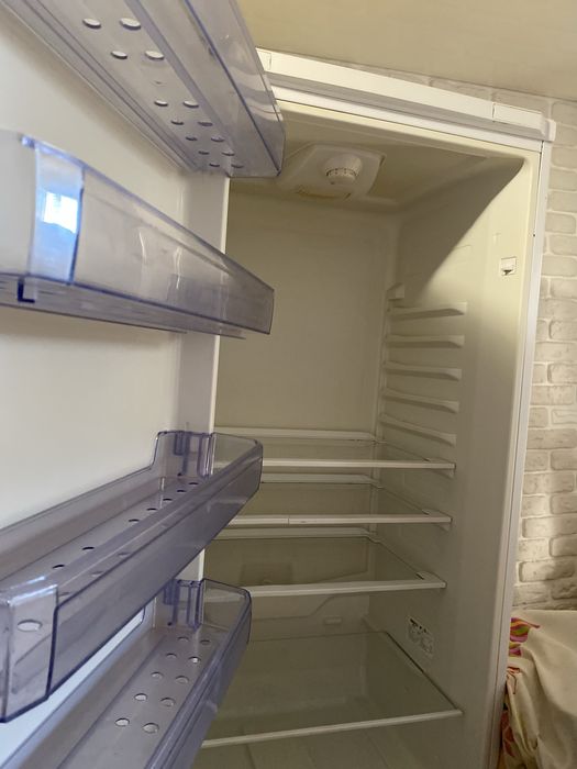 Холодильник BEKO CS 338022 по запчастинах