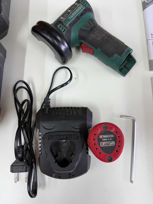 Rebarbadora Compacta Parkside 12V com Bateria, Carregador e Mala