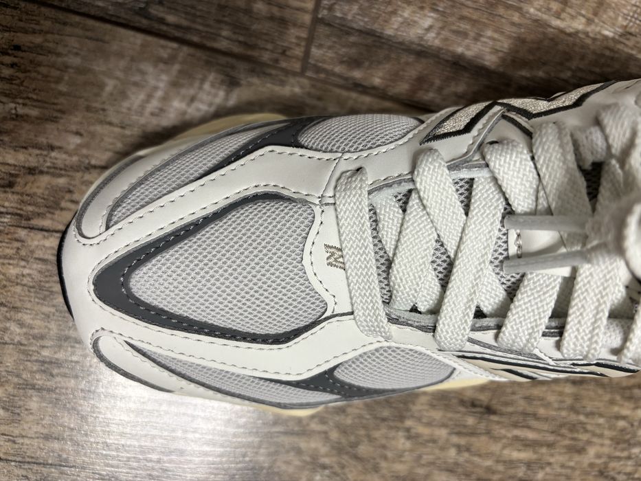 Продам кросівки new balance 9060 оригінал