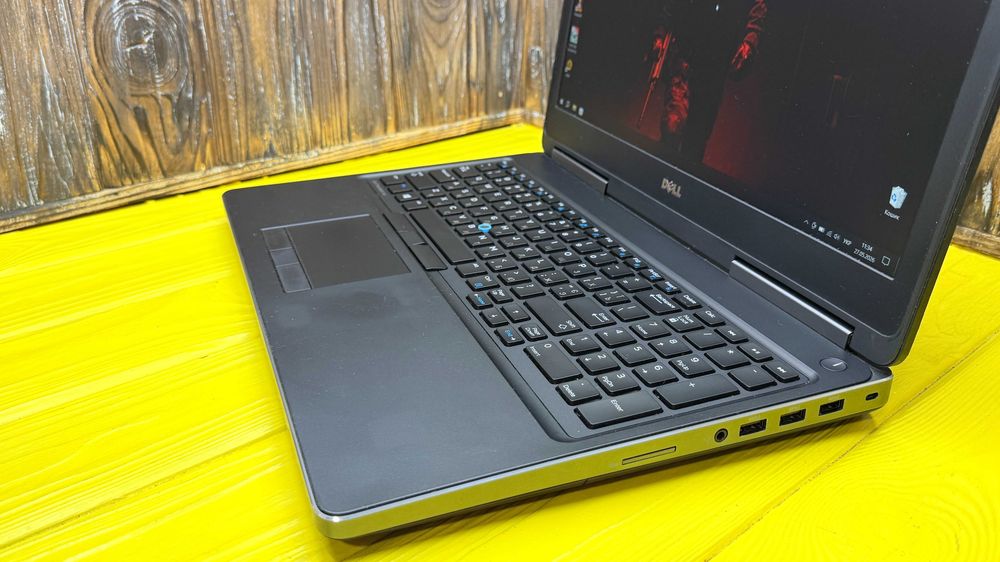 РОЗПРОДАЖ!  Недорогий Ноутбук Для Любих Задач Dell Precision 7510 /Quadro M1000 2 GB