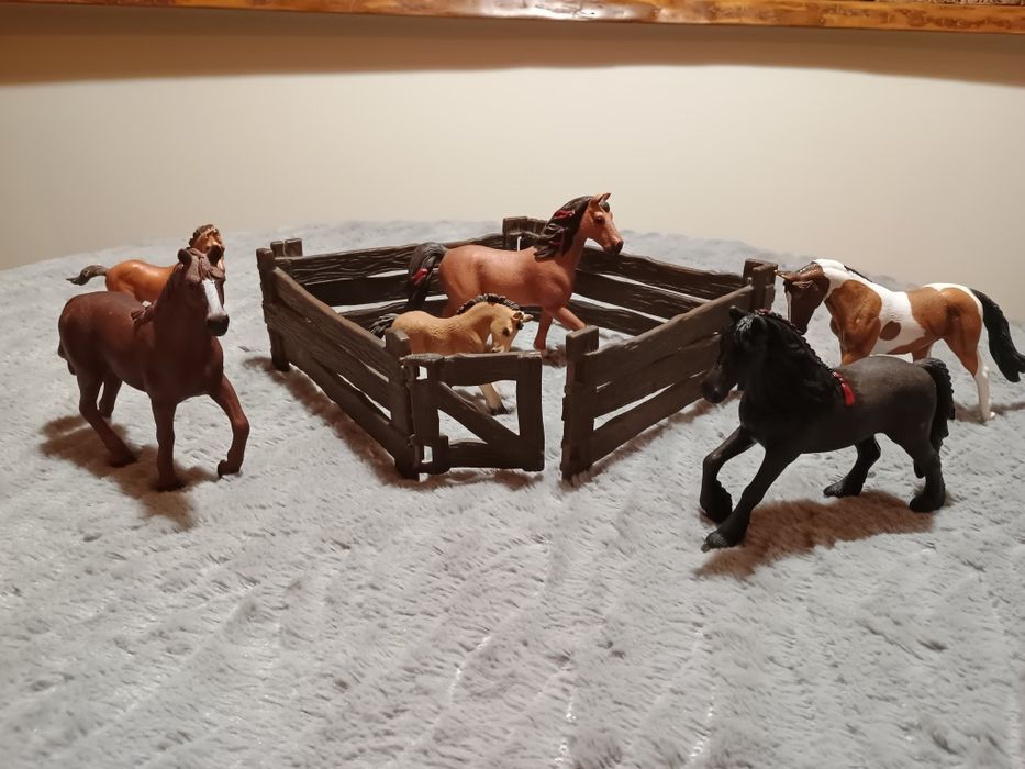Zestaw schleich i collecta plus ogrodzenie