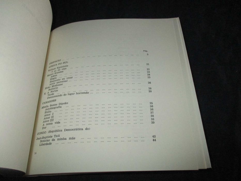 Livro Poesia Africana de Hoje 1ª edição Futura