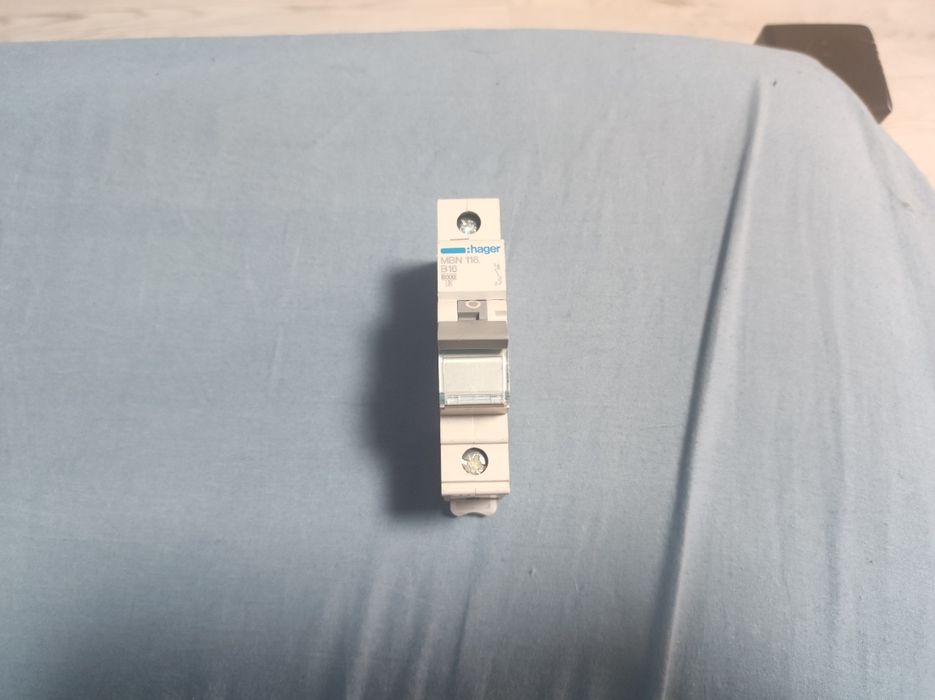 Sprzedam wyłącznik nadprądowy