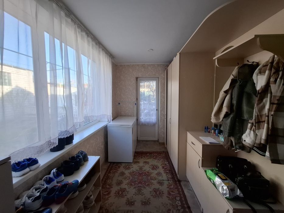 Будинок з білого силікату