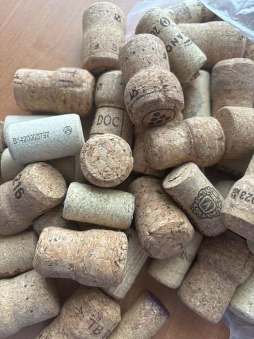 Пробки коркові з пляшок