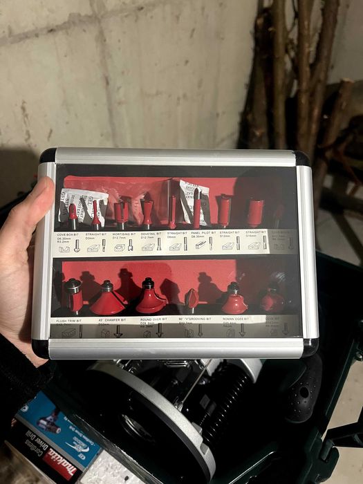 FREZARKA POF 1400 ACE BOSCH górnowrzecionowa + WALIZKA + zestaw frez