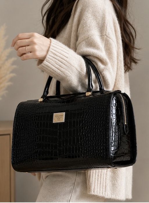 Жіноча сумка саквояж Dolce & Gabbana чорна лакова під крокодила Саквояж D&G 32*18*22