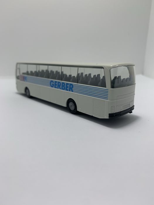 Setra S 215 HD da Herpa escala 1/87
