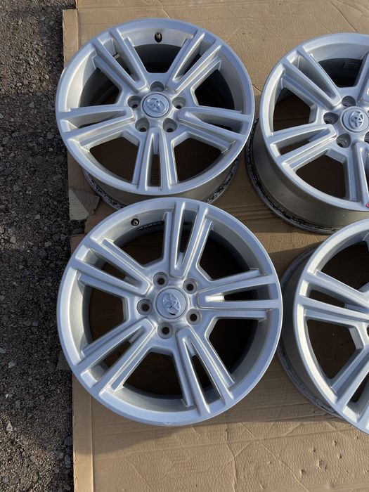 дискі 5x114.3 R17 Toyota corola camry avensis