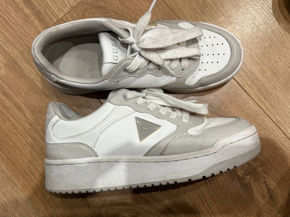 Кросівки GUESS б/у