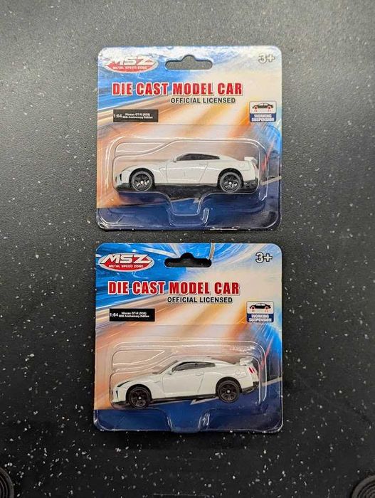 CCA Nissan GT-R R35 50th Anniversary Edition metalowy model skala 1:64