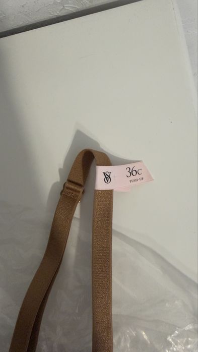 Бюстгальтер  Victoria's Secret