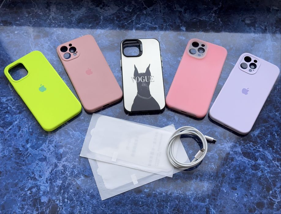 Чохли, плівка та кабель на Iphone 12 Pro Max все разом