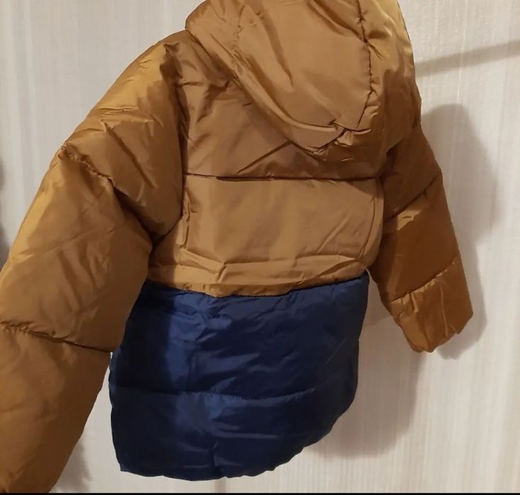 Продам дитячу курточку