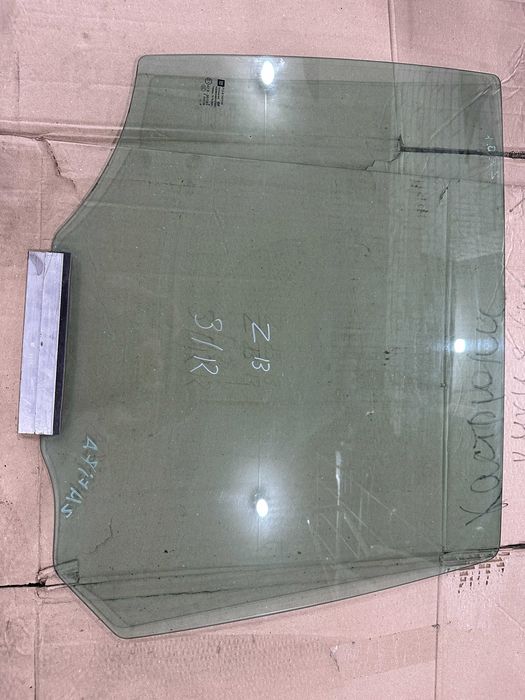 Стекло двери заднее правое OPEL ZAFIRA B 2005-