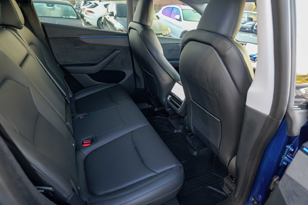 Tesla Model Y      2026