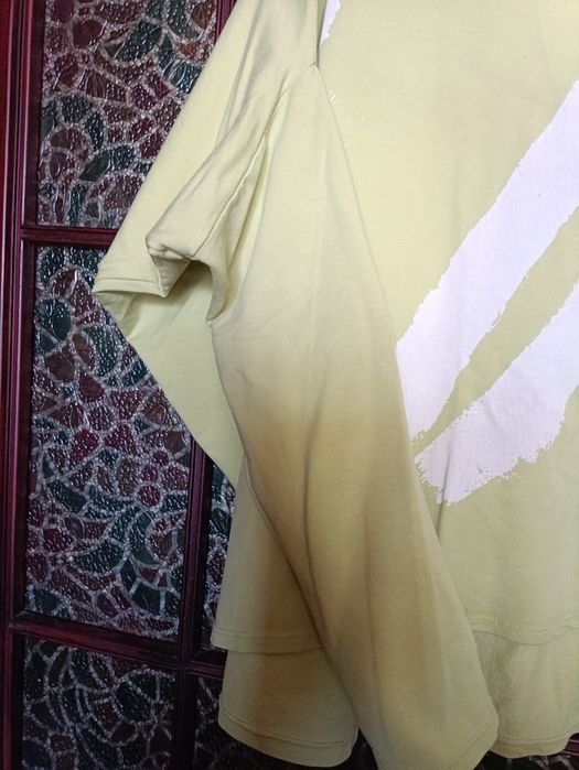 Seledynowa bluza a' La kopnieta