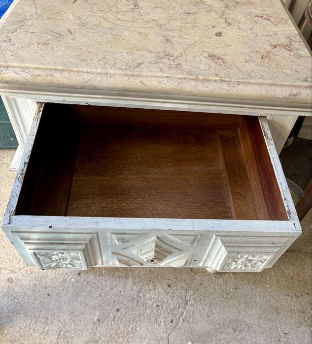 Mesa de cabeceira vintage, branca em madeira