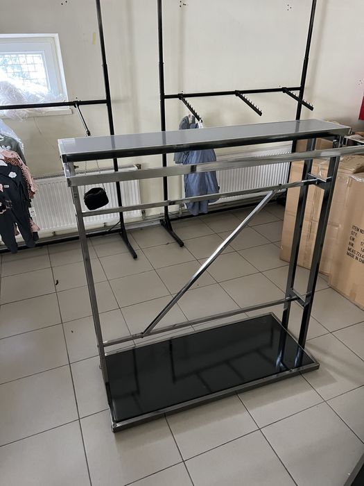 Стойка для одежды