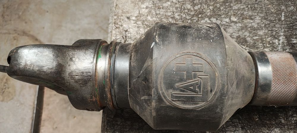 Młot wyburzeniowy, pneumatyczny