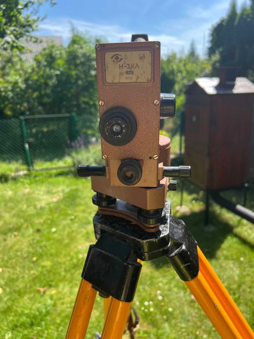 niwelator optyczny