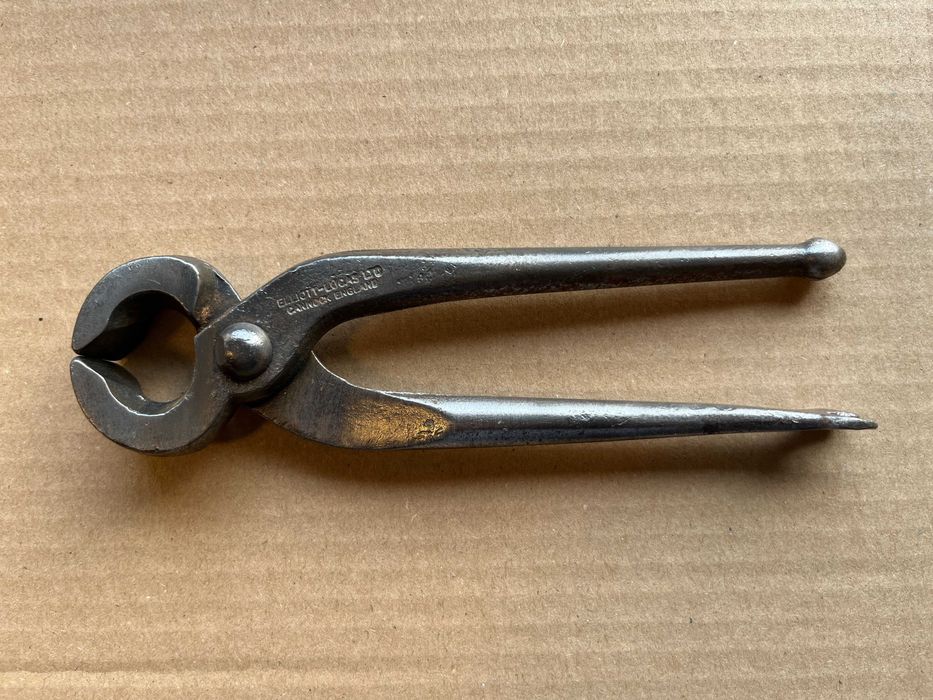 Turquês antiga inglesa com garra marca Elliott-Lucas Ltd