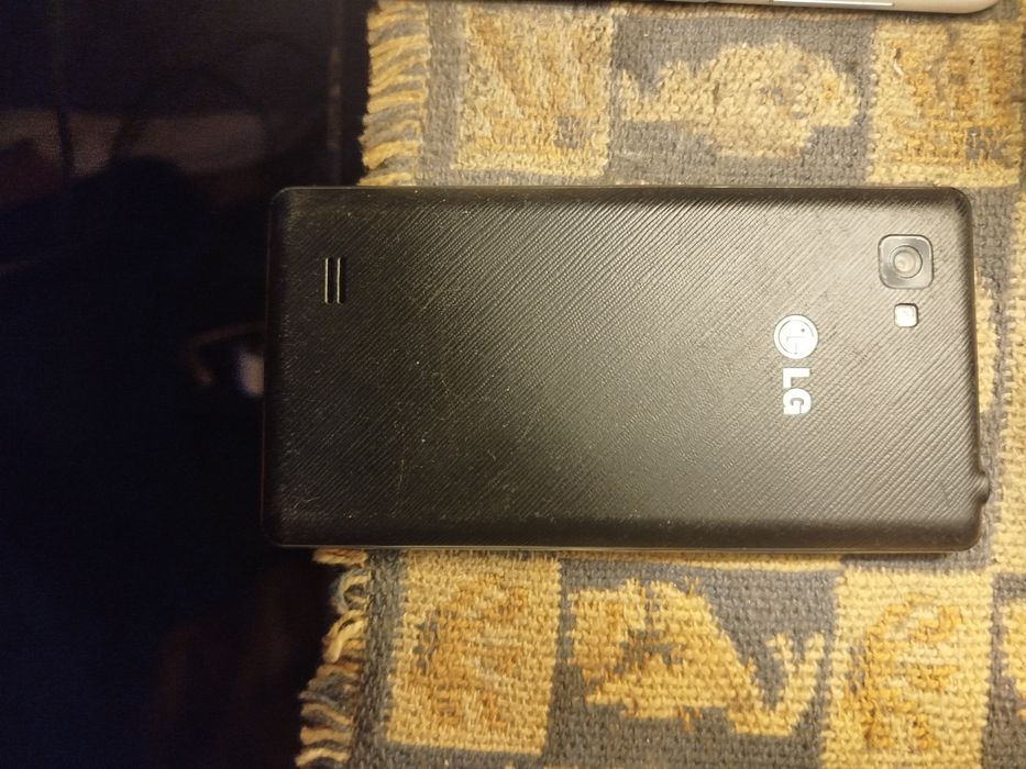 Telemóvel LG em bom estado