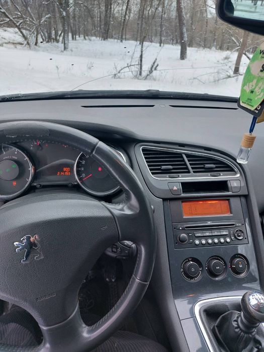 Продам Пежо 5008