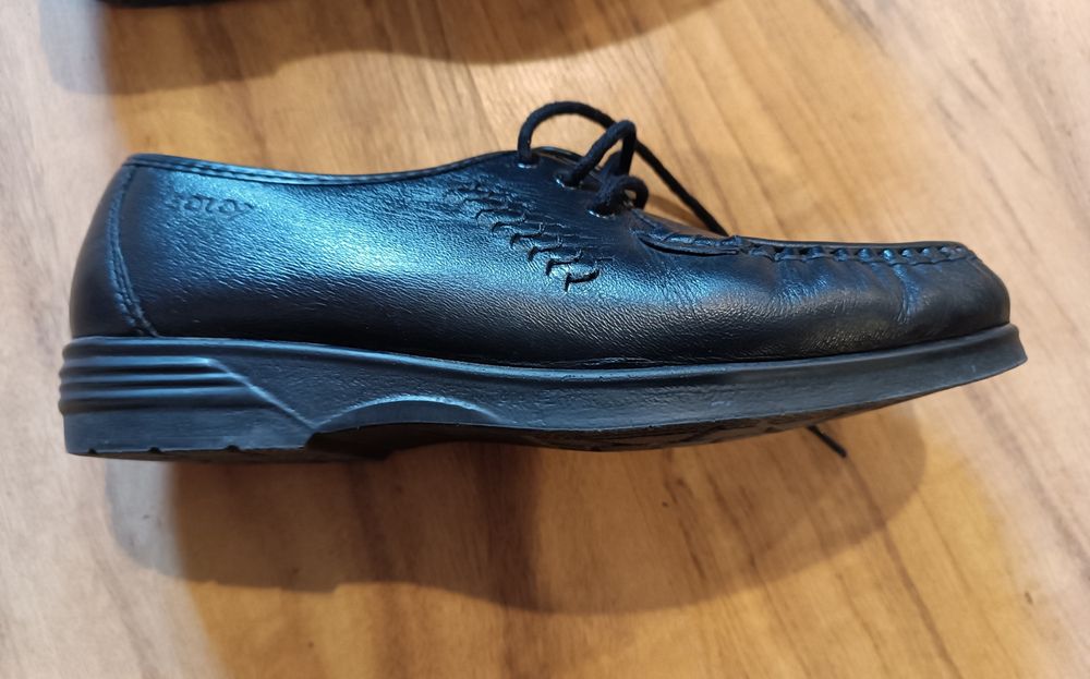 Damskie buty skórzane wiązane 39